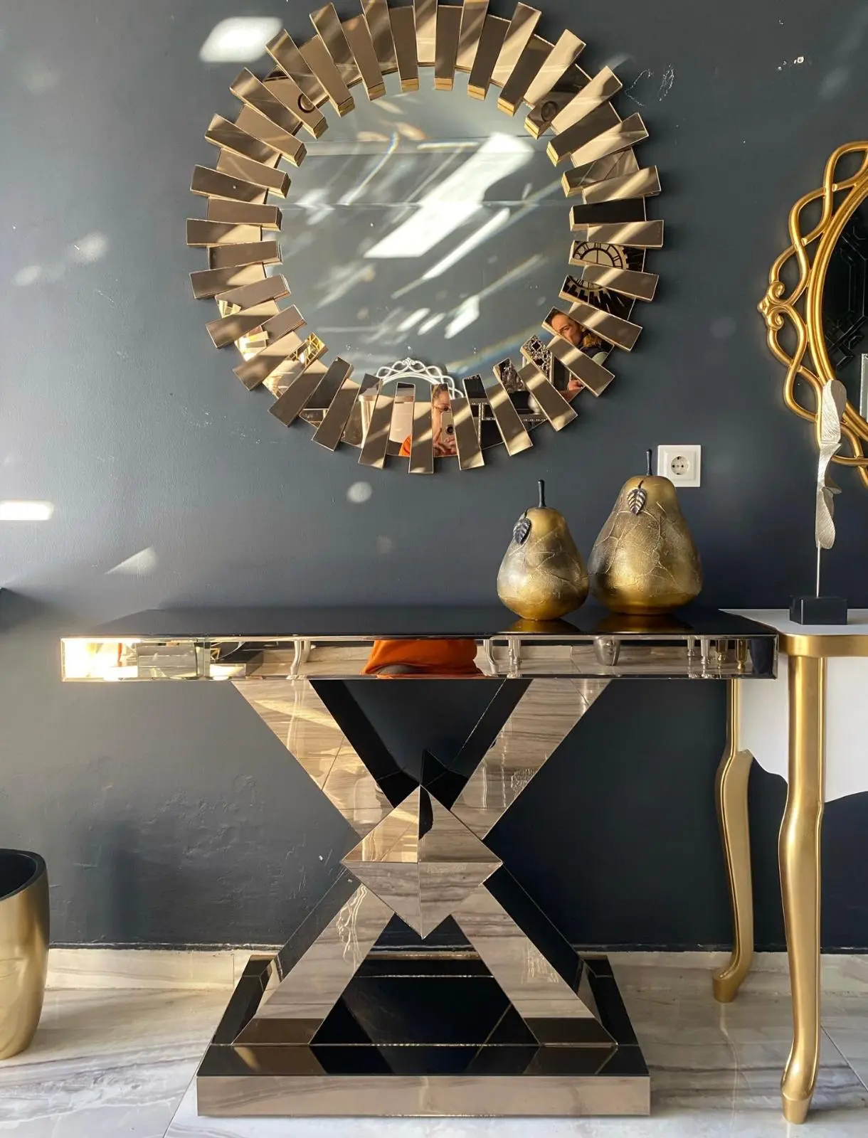 gaziantep-aynali-cam-dresuar-0639.webp Gaziantep Aynalı Cam Dresuar | Modern ve Şık Tasarım - Görsel 1