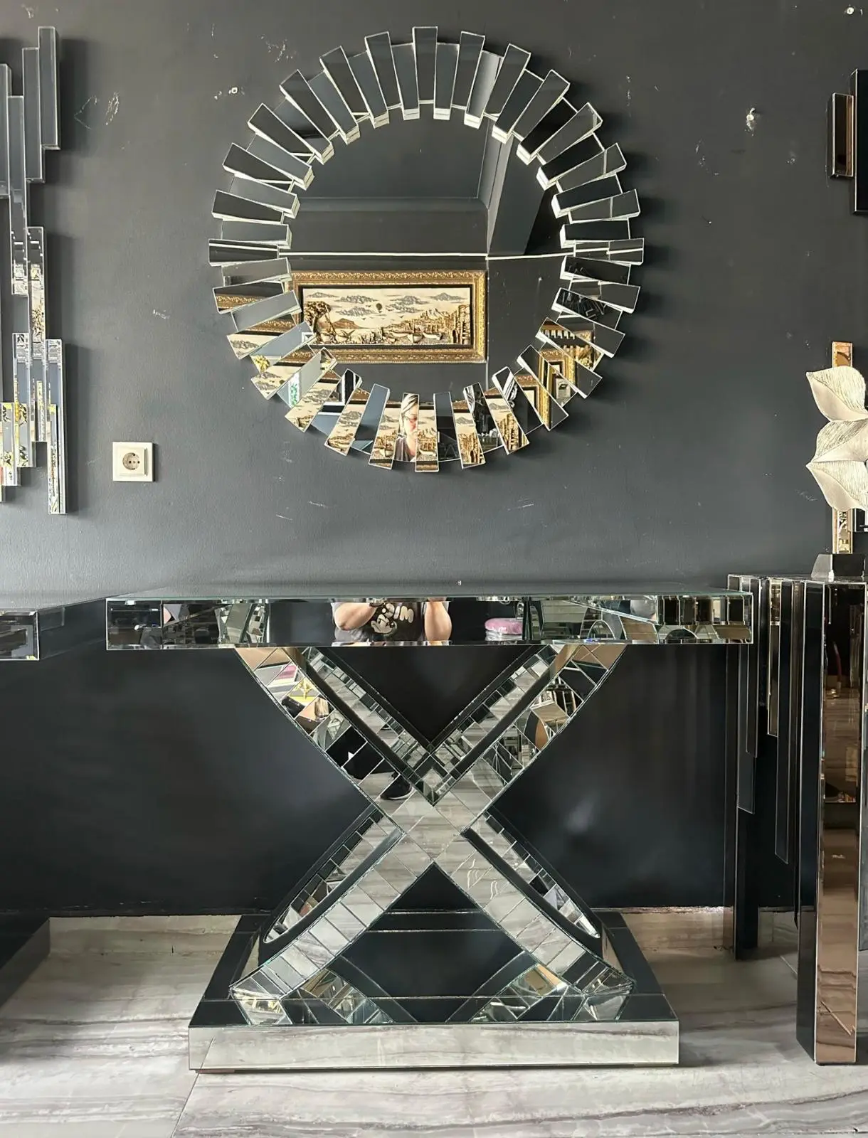 gaziantep-aynali-cam-dresuar-0640.webp Gaziantep Aynalı Cam Dresuar | Modern ve Şık Tasarım - Görsel 1