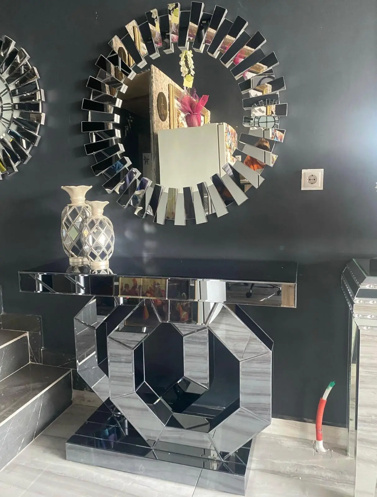 samsun-aynali-cam-dresuar-yuvarlak-ayna-0650-1.webp Samsun Aynalı Cam Dresuar | Yuvarlak Aynalı Modern Tasarım - Görsel 1